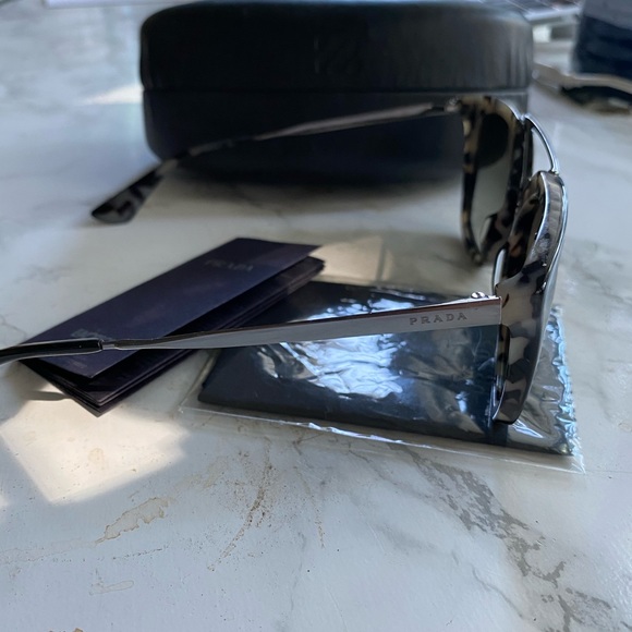 Prada Silver Tortoise White Green Aviator Sunglasses Beyoncé - Picture 6 of 8